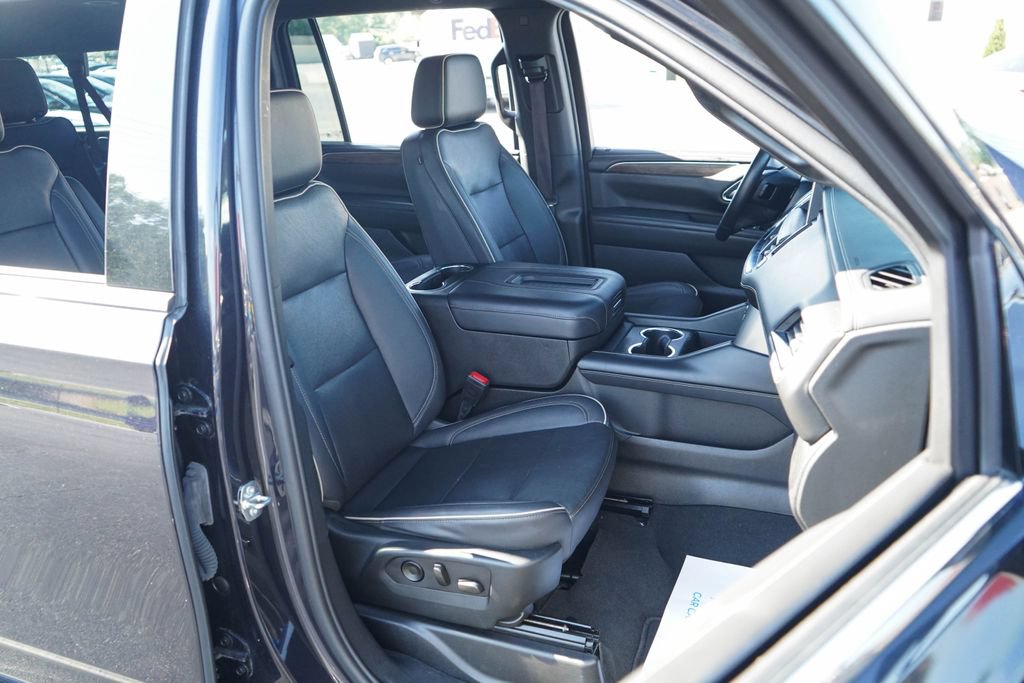 Used 2023 Chevrolet Suburban Premier AWD/4WD image 12