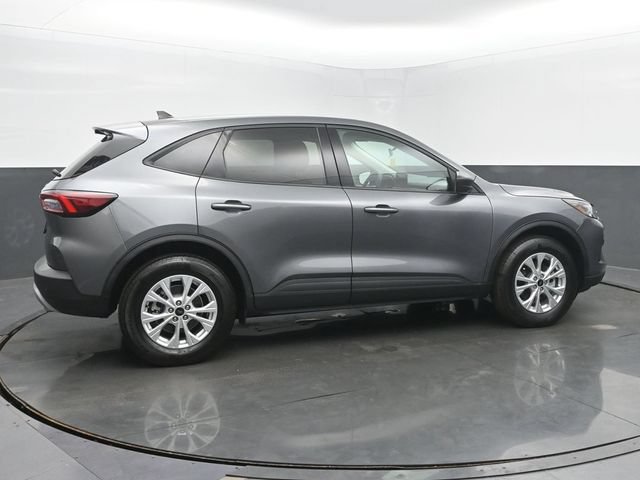 Used 2025 Ford Escape Active AWD/4WD image 2