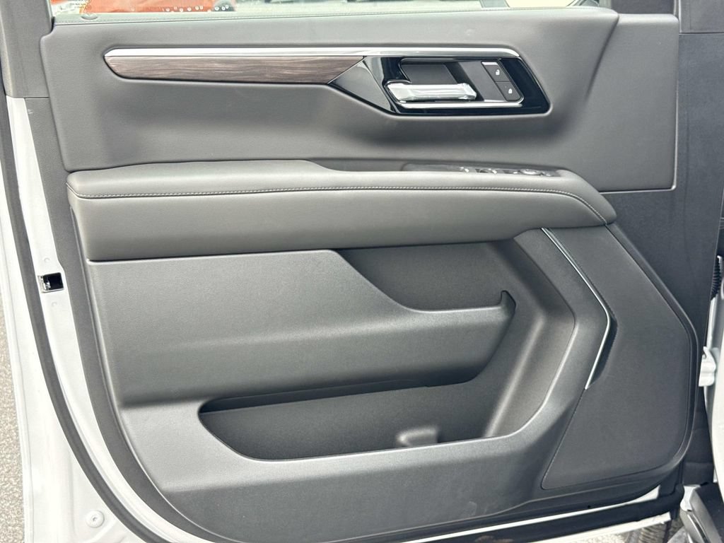 New 2026 Chevrolet Tahoe 4WD w/ 1FL Safety Package image 8