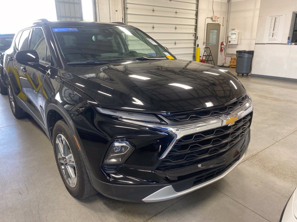 Used 2024 Chevrolet Blazer LT w/ Convenience Package FWD image 1