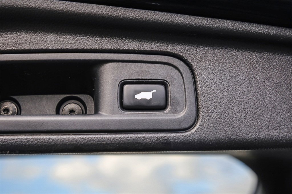 Used 2017 Honda Pilot Touring image 32