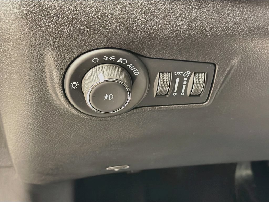 Used 2024 Jeep Compass Latitude AWD/4WD image 10