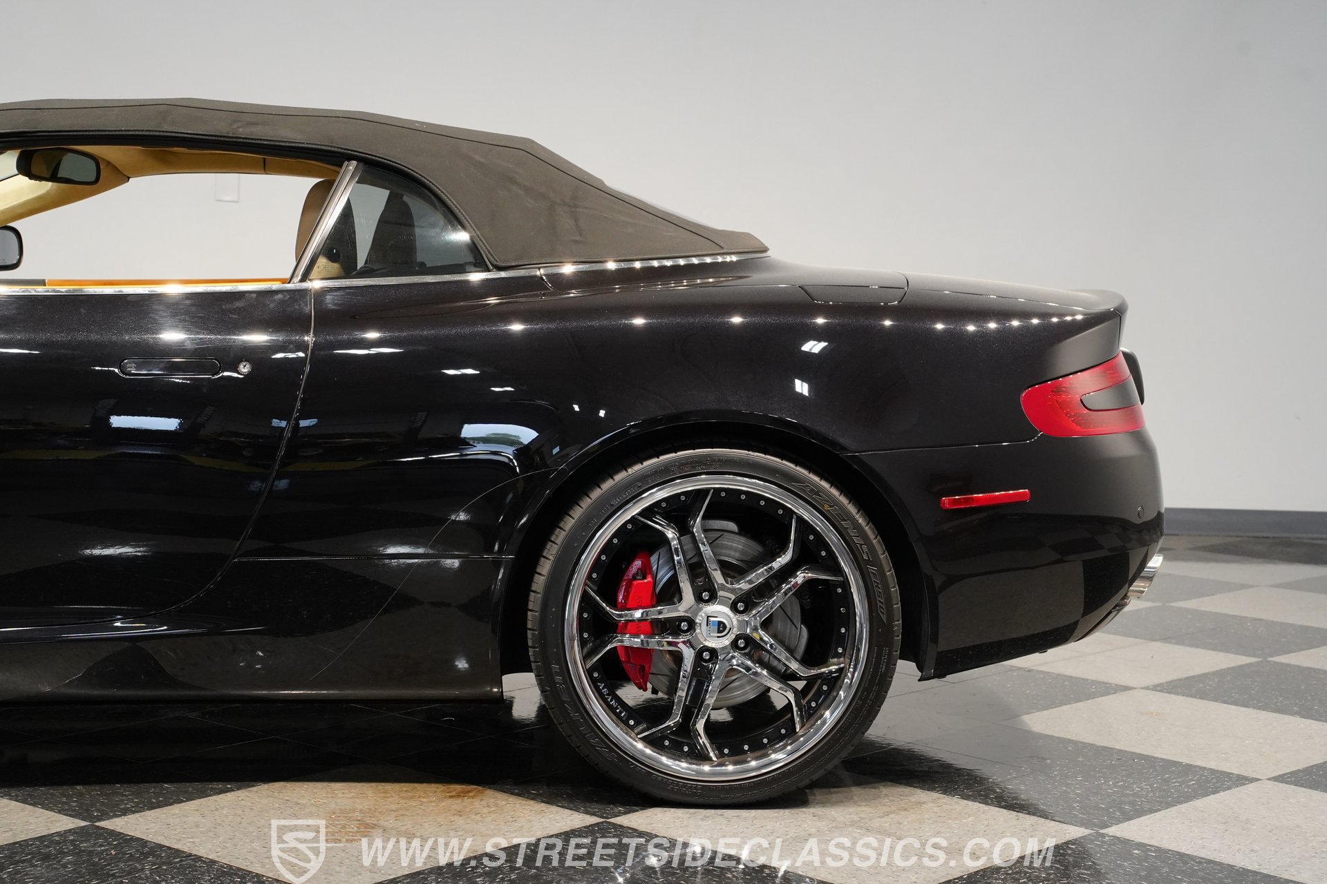 Used 2007 Aston Martin DB9 Volante RWD image 25