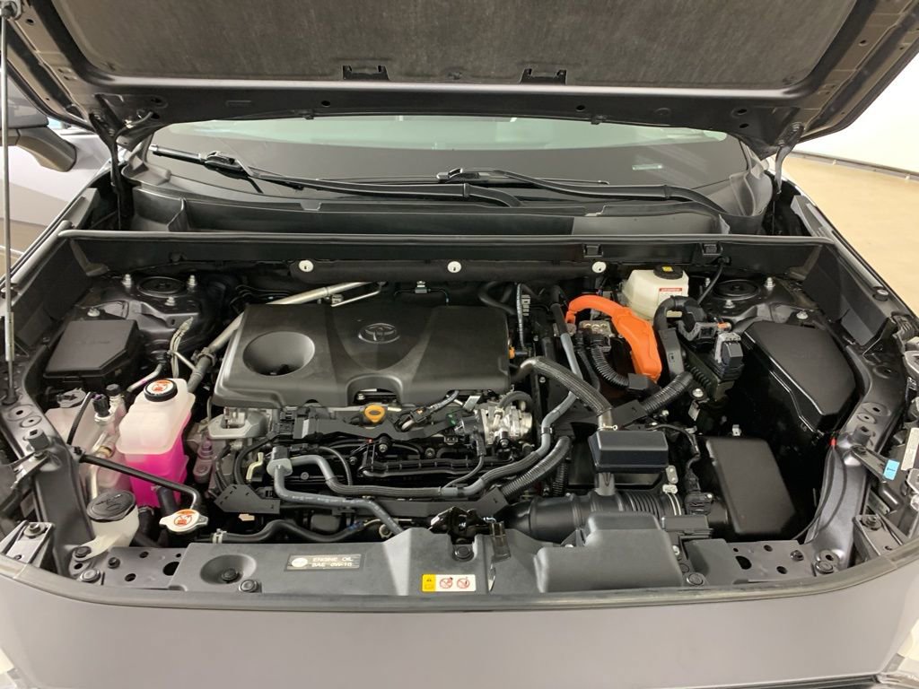 Used 2024 Toyota RAV4 LE image 40