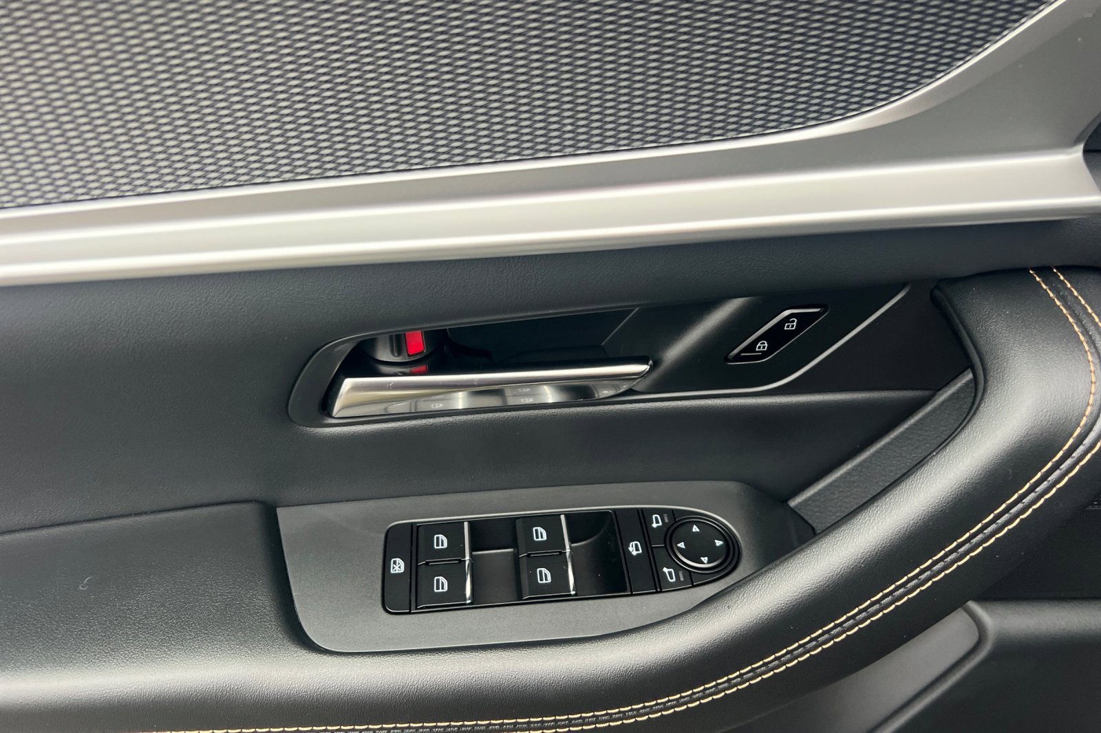 New 2026 MAZDA CX-90 Plug-In Hybrid w/ Premium Plus image 8