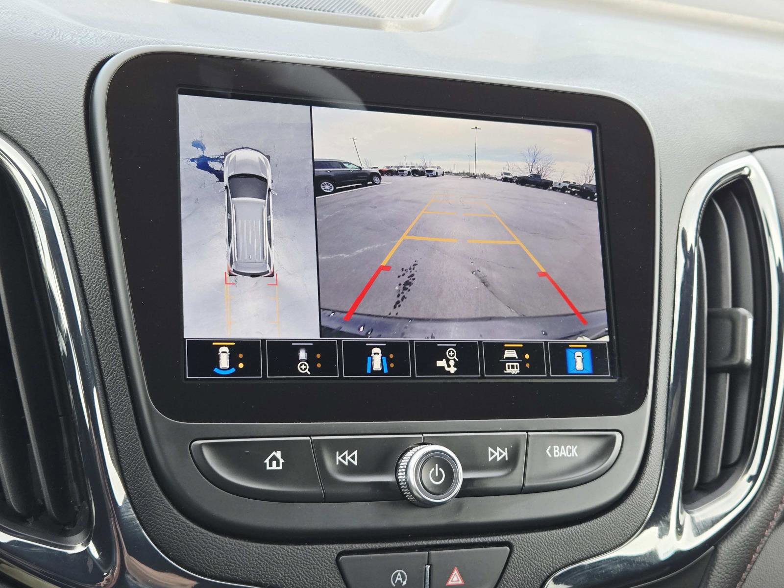 Used 2024 Chevrolet Equinox RS w/ RS Leather Package image 29