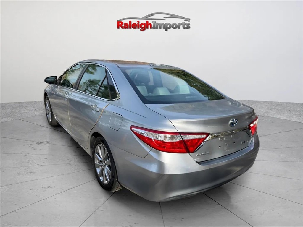 Used 2015 Toyota Camry XLE w/ Moonroof Package FWD image 9