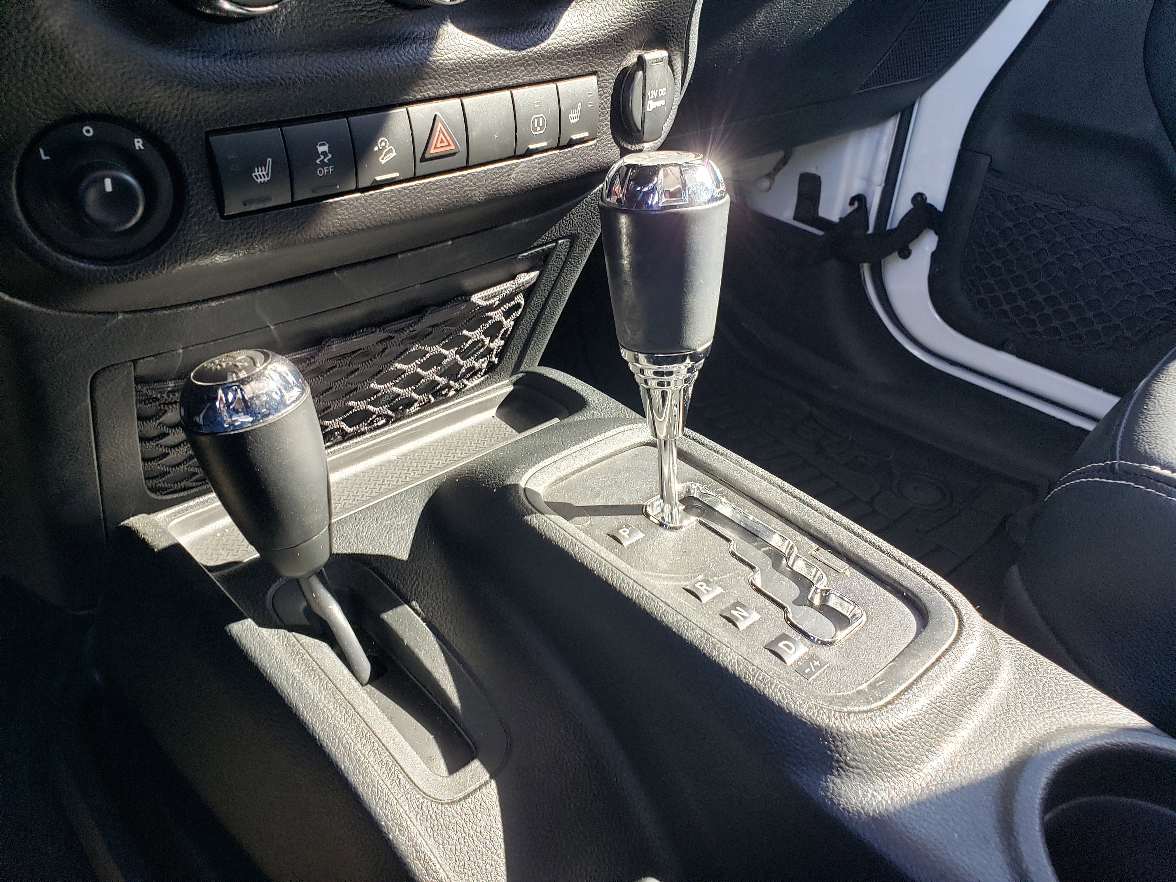 Used 2018 Jeep Wrangler Unlimited Sport image 25