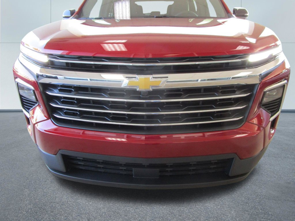 New 2027 Chevrolet Traverse LT w/ Sun and Wheel Package FWD image 25