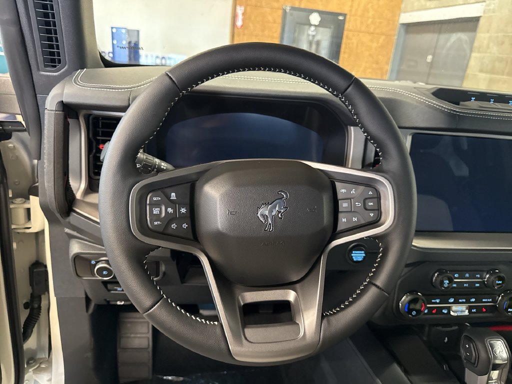 New 2026 Ford Bronco Outer Banks w/ Sasquatch Package AWD/4WD image 11