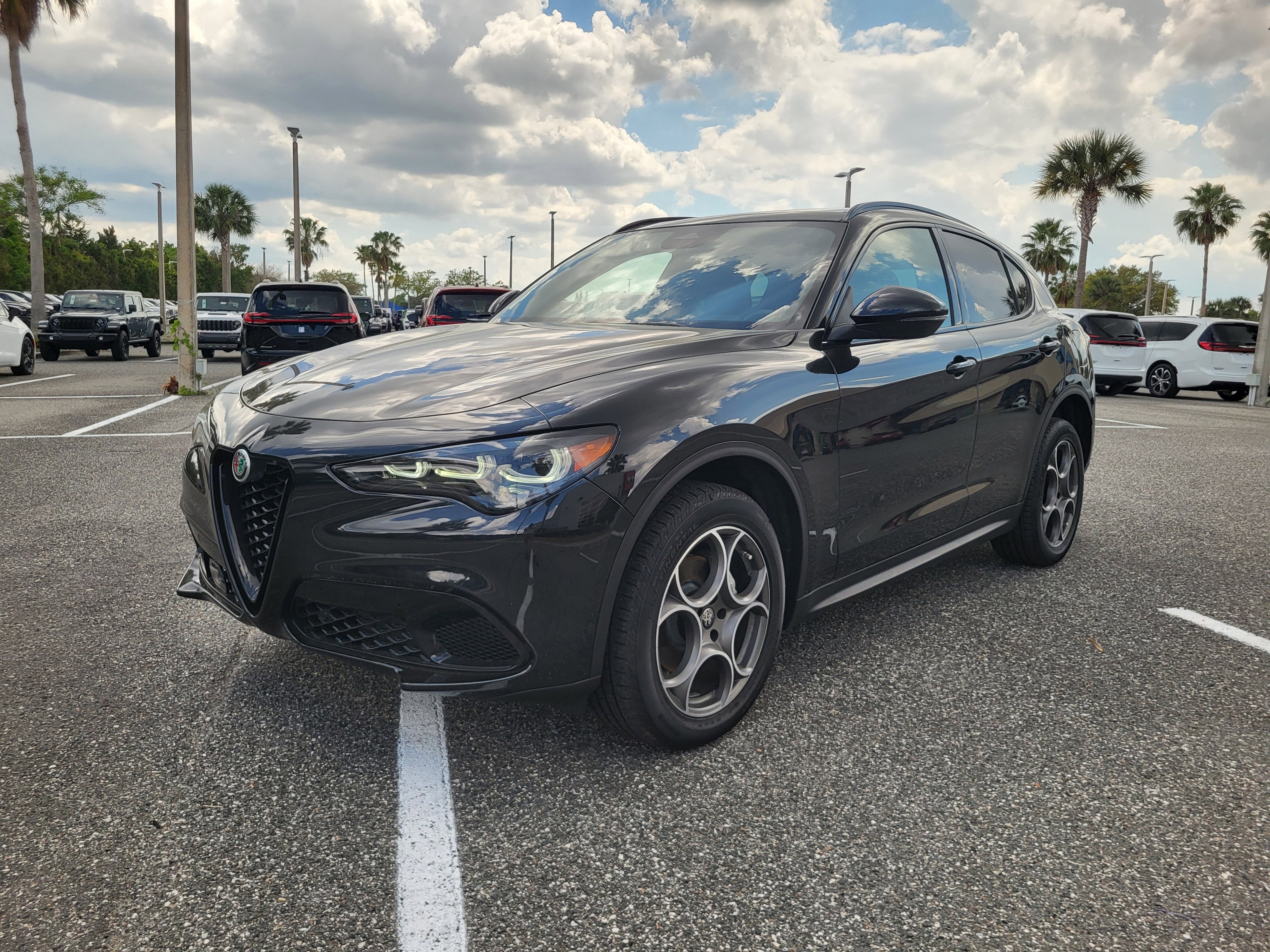 New 2025 Alfa Romeo Stelvio Sprint image 7