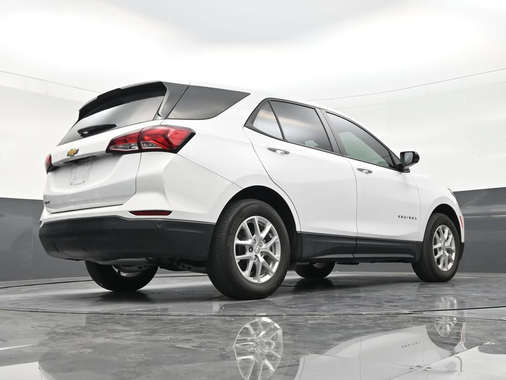 Used 2024 Chevrolet Equinox LS w/ Driver Confidence II Package FWD image 24