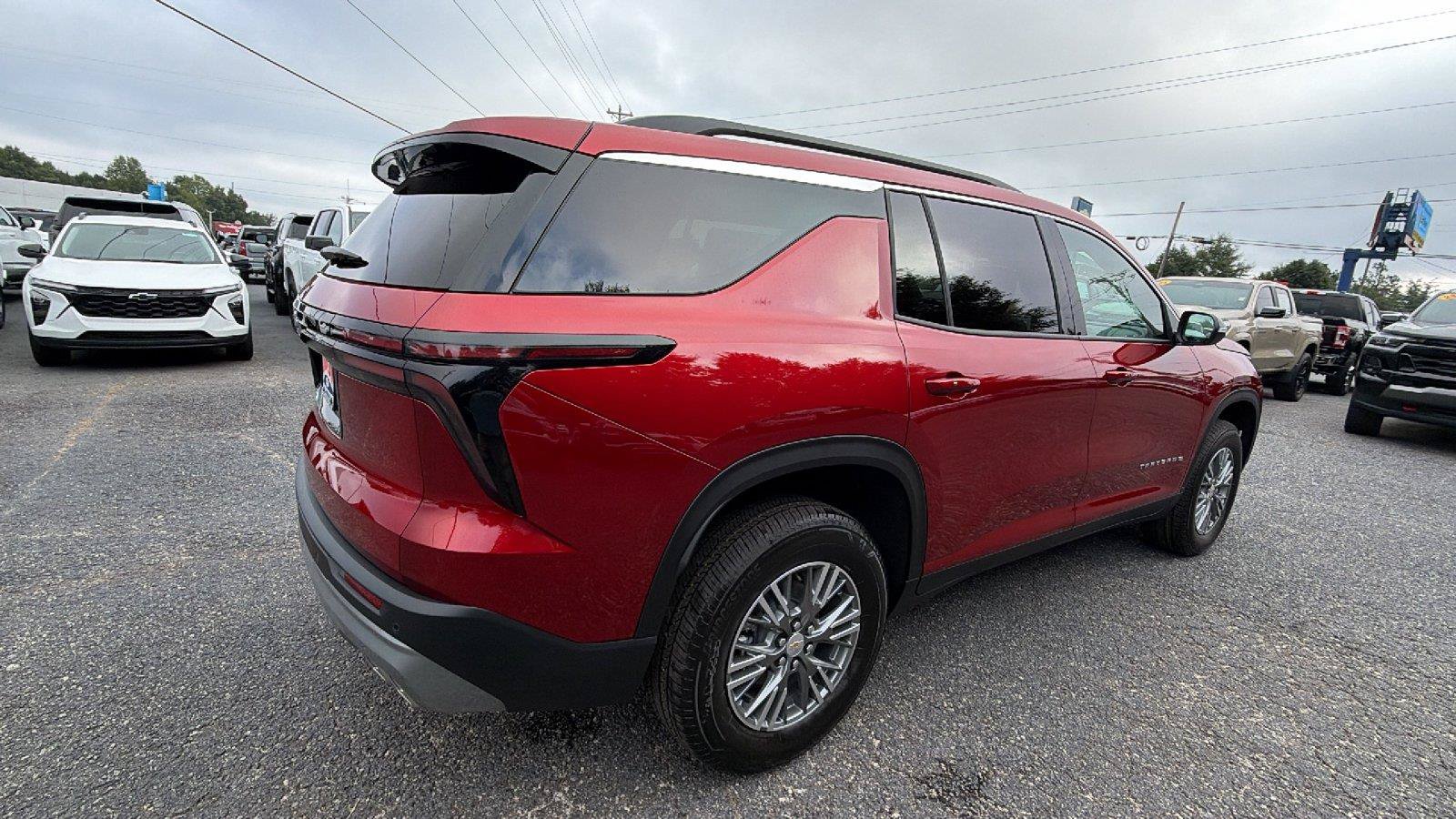 New 2027 Chevrolet Traverse LT FWD image 8
