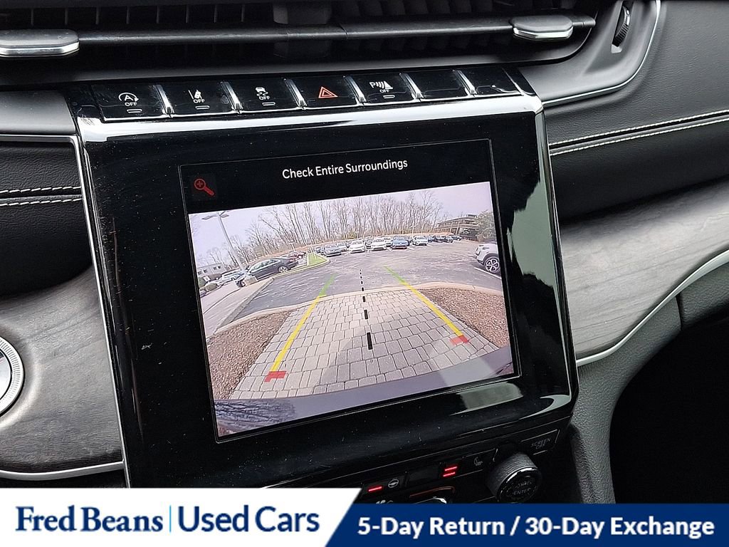 Used 2022 Jeep Grand Cherokee L Limited w/ Black Appearance Package image 19