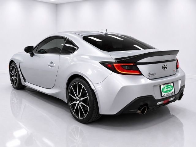 Used 2022 Toyota GR86 RWD image 8