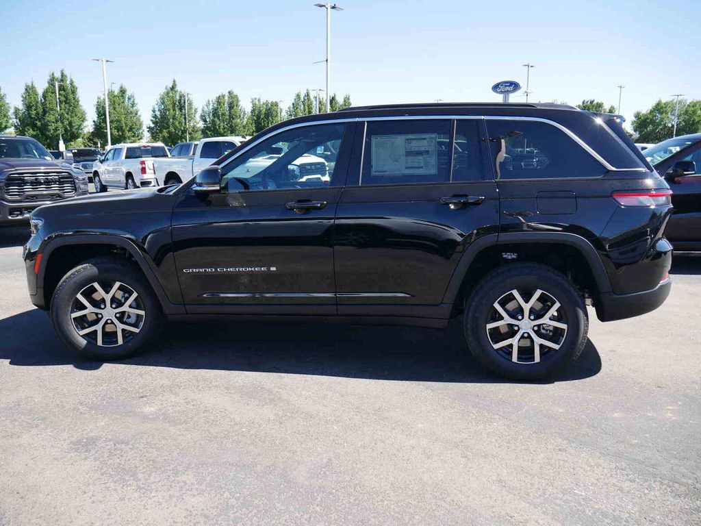 New 2025 Jeep Grand Cherokee Limited image 16