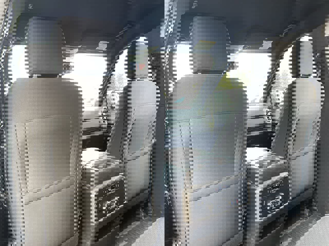 Used 2019 Ford Expedition XLT image 21