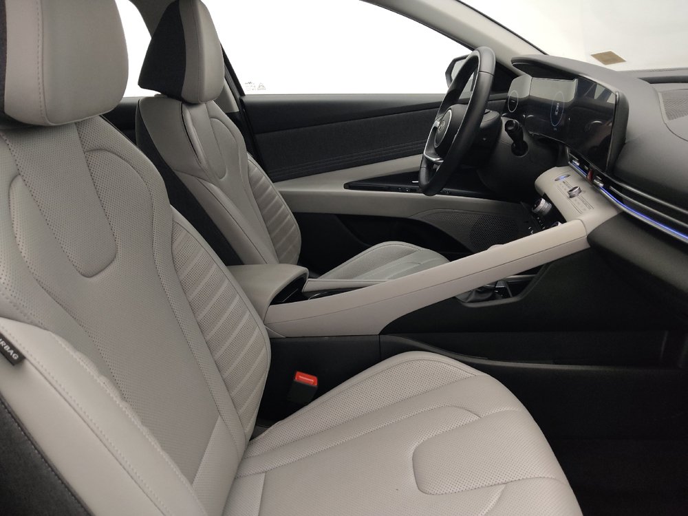 Used 2025 Hyundai Elantra Limited FWD image 21
