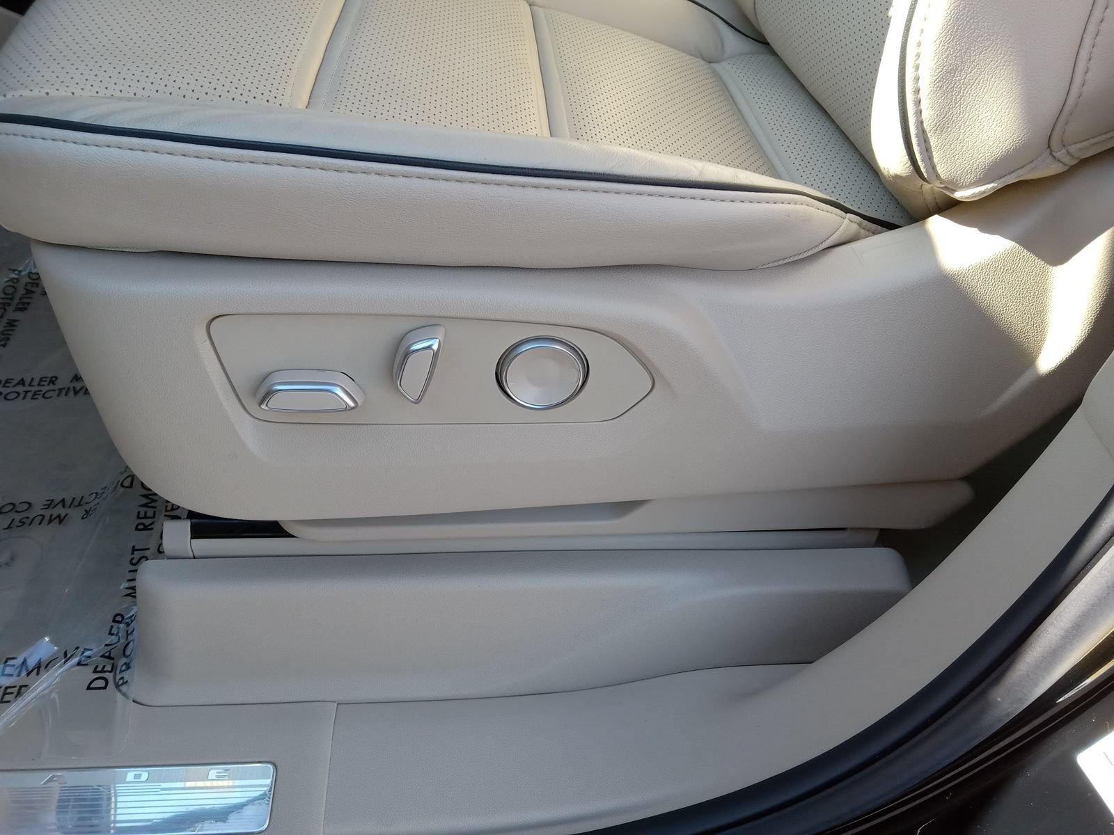 Certified 2024 Cadillac Escalade ESV Premium Luxury AWD/4WD image 20