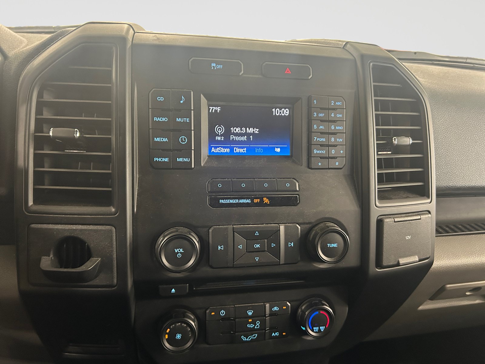 Used 2016 Ford F150 XL w/ Equipment Group 101A Mid RWD image 12
