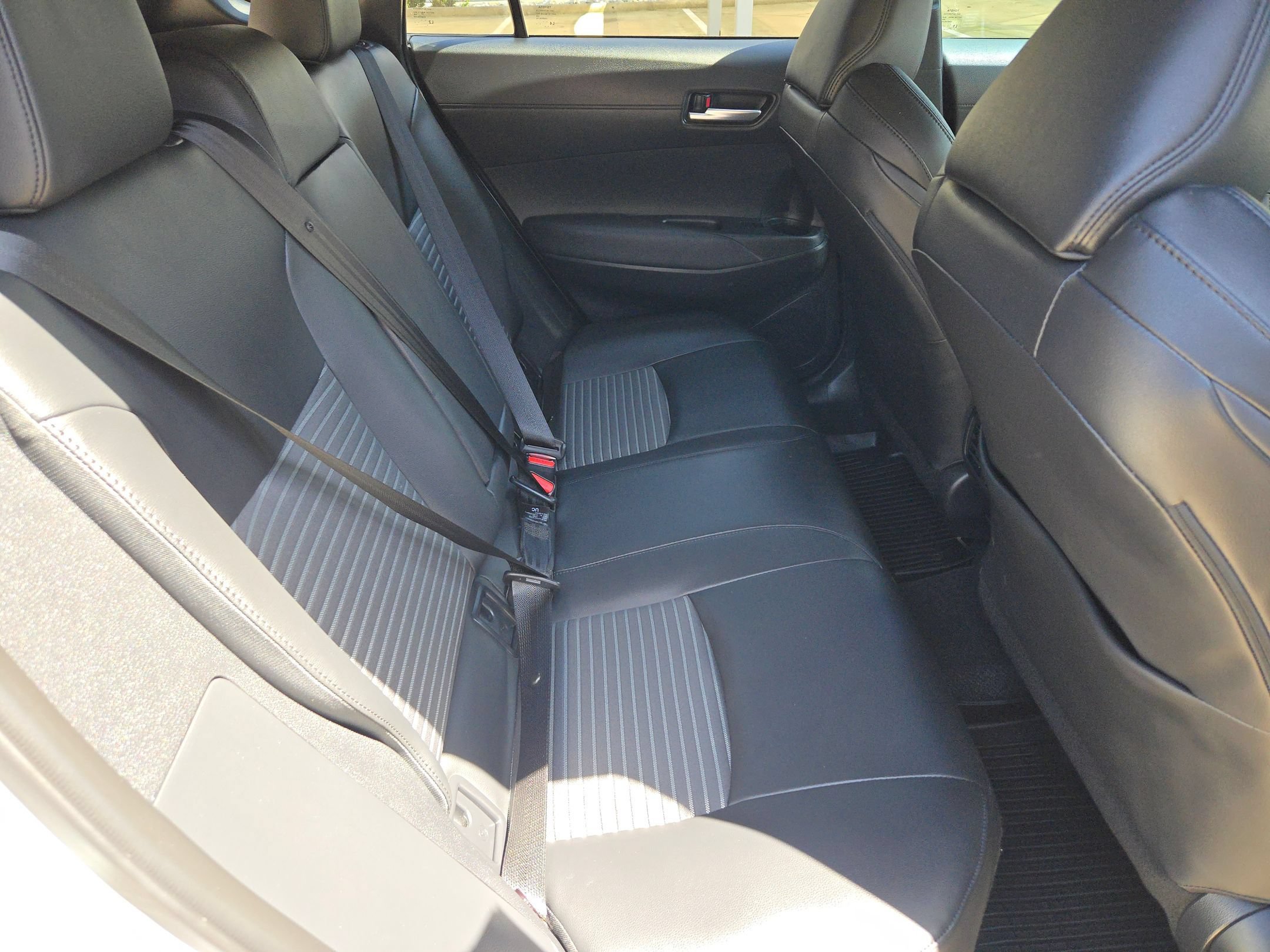 Used 2024 Toyota Corolla Cross AWD Hybrid w/ Convenience Package image 25