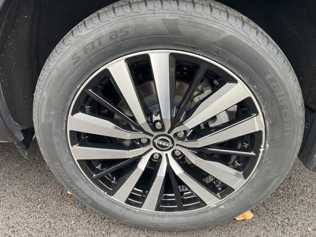 Used 2024 Nissan Pathfinder Platinum image 8