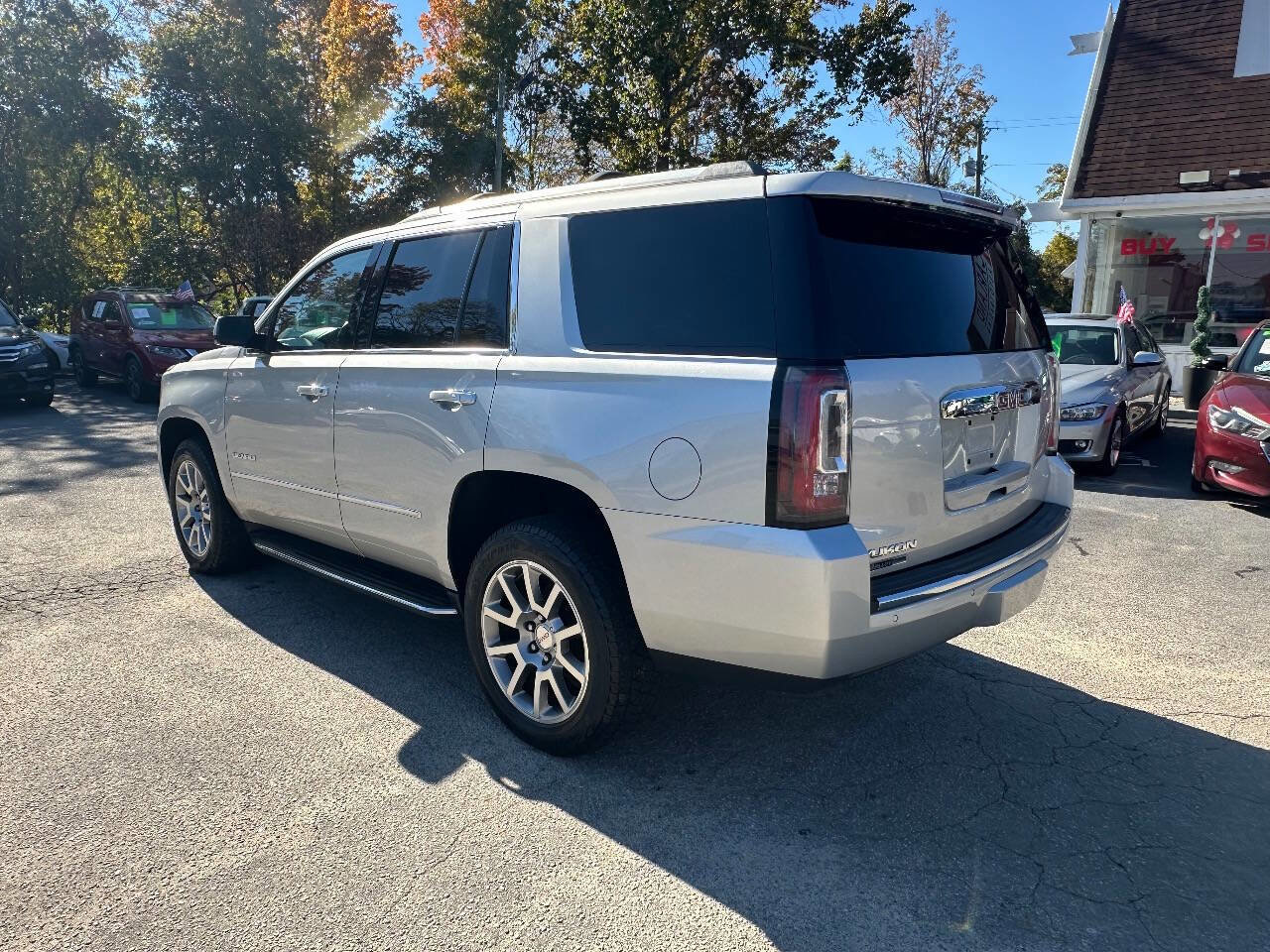 Used 2018 GMC Yukon Denali image 11