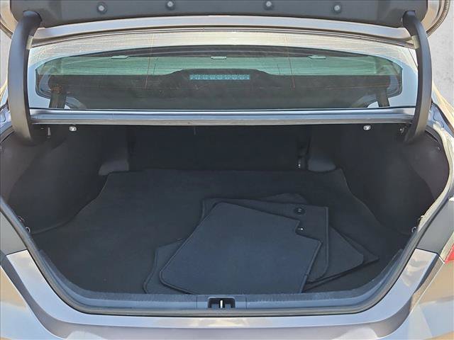 Used 2021 Toyota Camry LE w/ Carpet Mat Package (TMS) FWD image 10