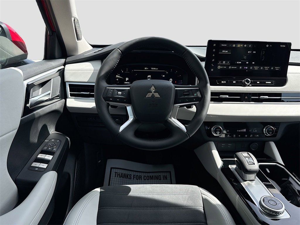 New 2025 Mitsubishi Outlander SE image 24