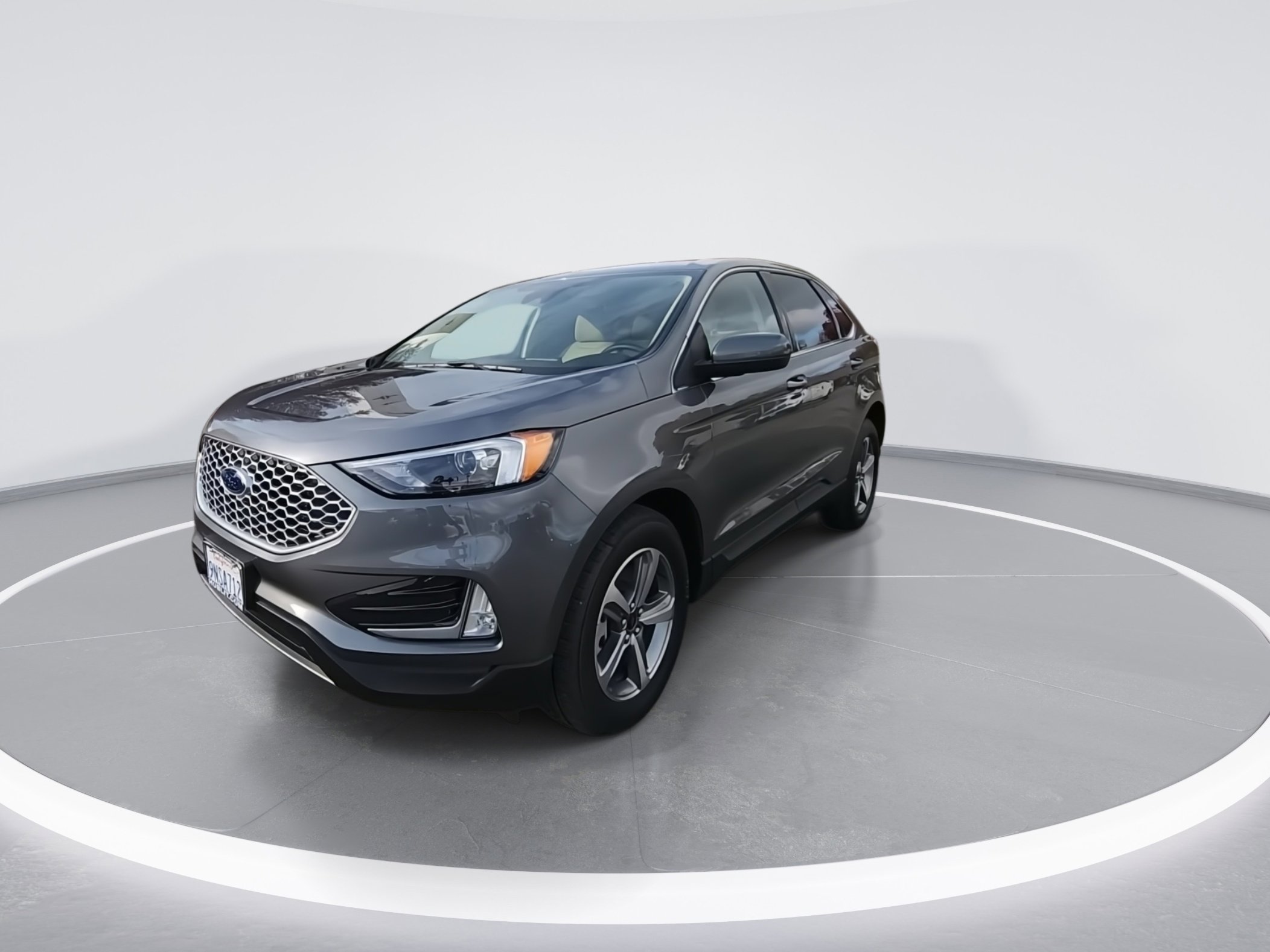 Used 2024 Ford Edge SEL w/ Convenience Package image 4