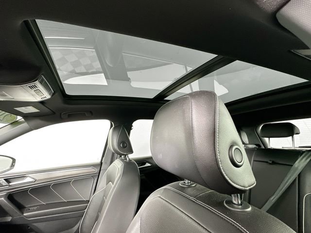 Used 2022 Volkswagen Tiguan SEL R-Line image 21