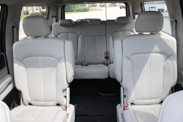 Used 2022 Jeep Wagoneer Series III w/ Premium Group I AWD/4WD image 46