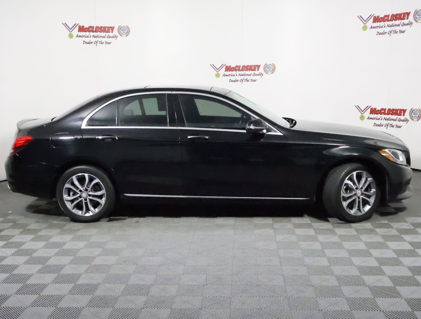 Used 2016 Mercedes-Benz C 300 4MATIC Sedan image 4