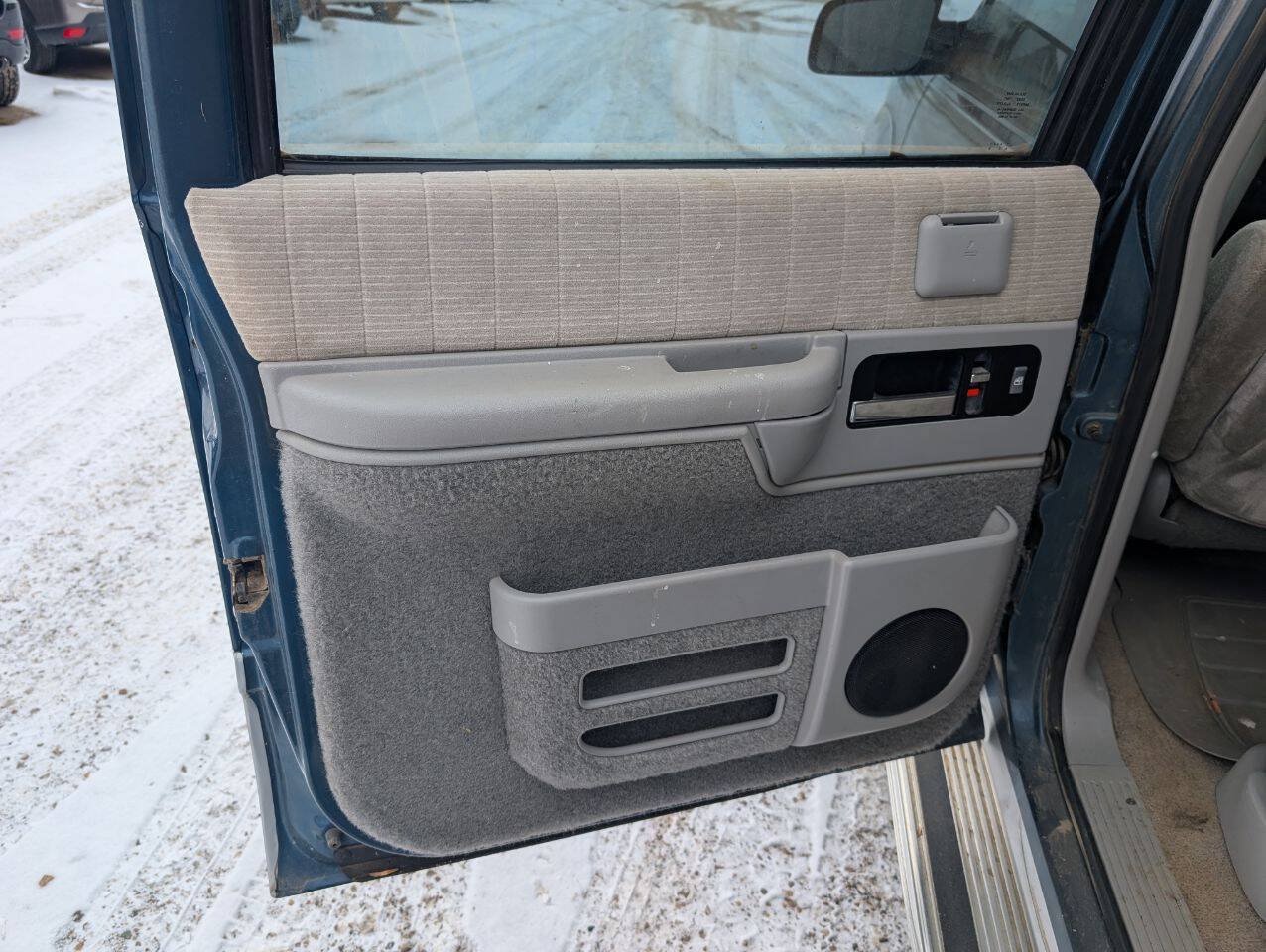 Used 1994 GMC Suburban 2500 AWD/4WD image 10