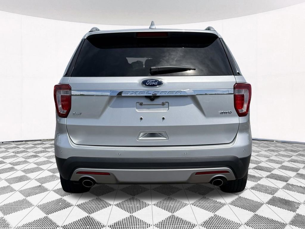 Used 2017 Ford Explorer XLT AWD/4WD image 12