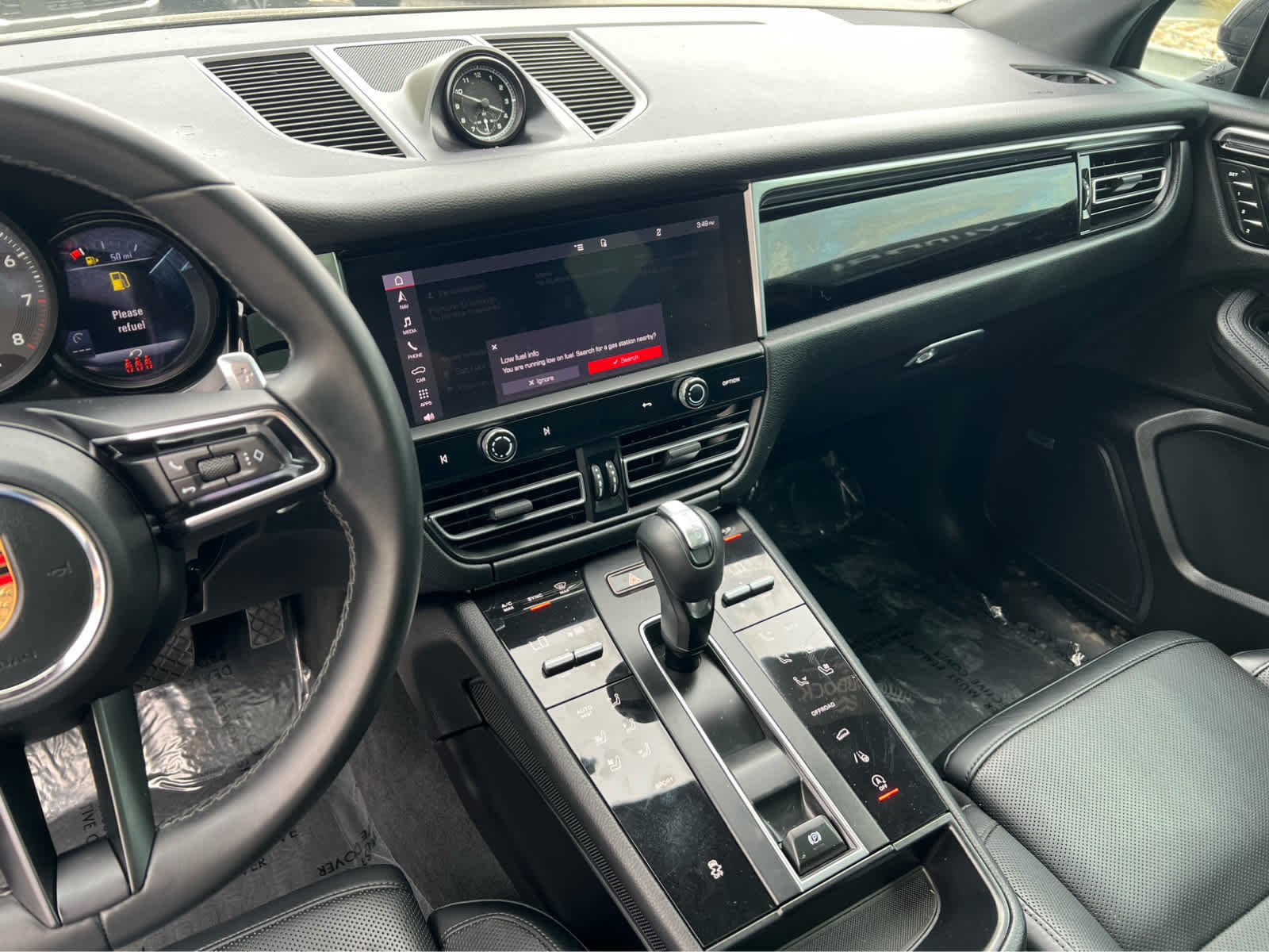 Used 2024 Porsche Macan image 36