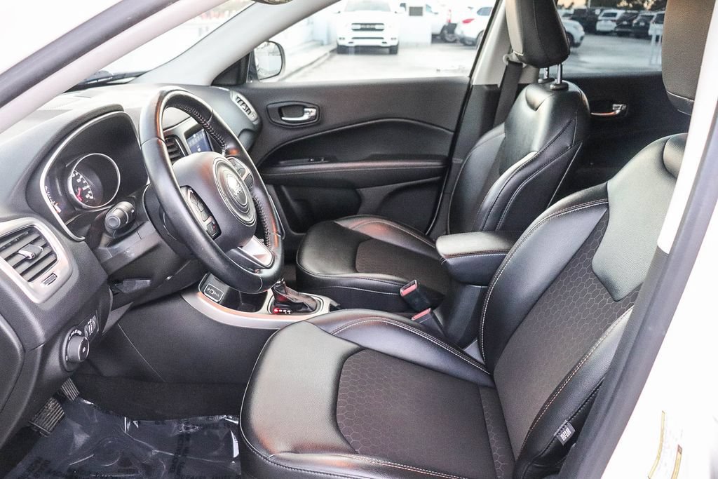 Used 2020 Jeep Compass Latitude w/ Popular Equipment Group FWD image 20