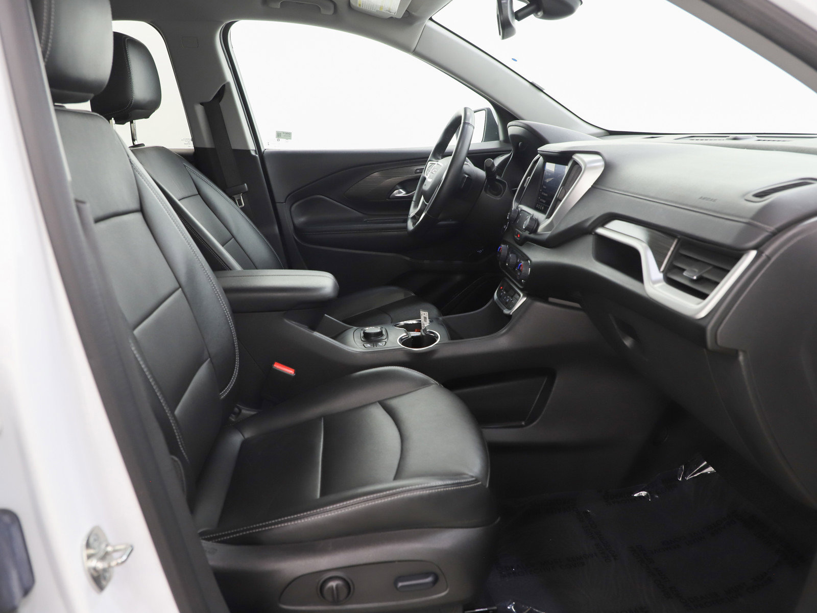 Used 2024 GMC Terrain SLT image 11