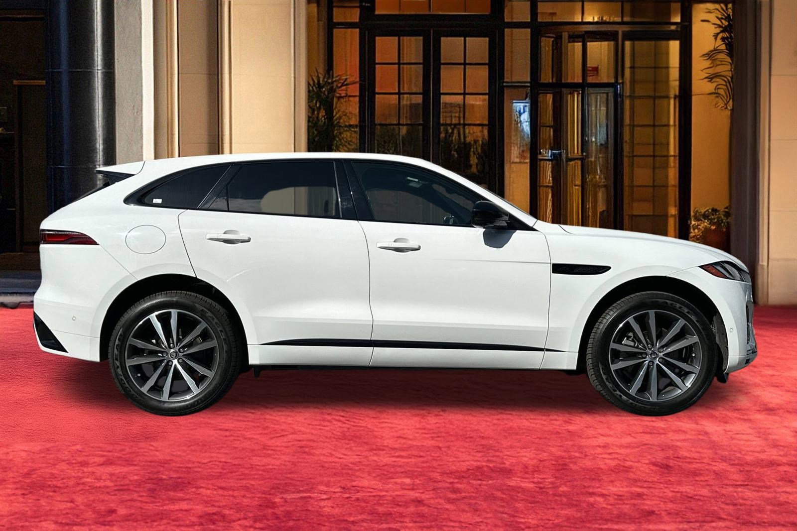Used 2025 Jaguar F-PACE R-Dynamic S image 9