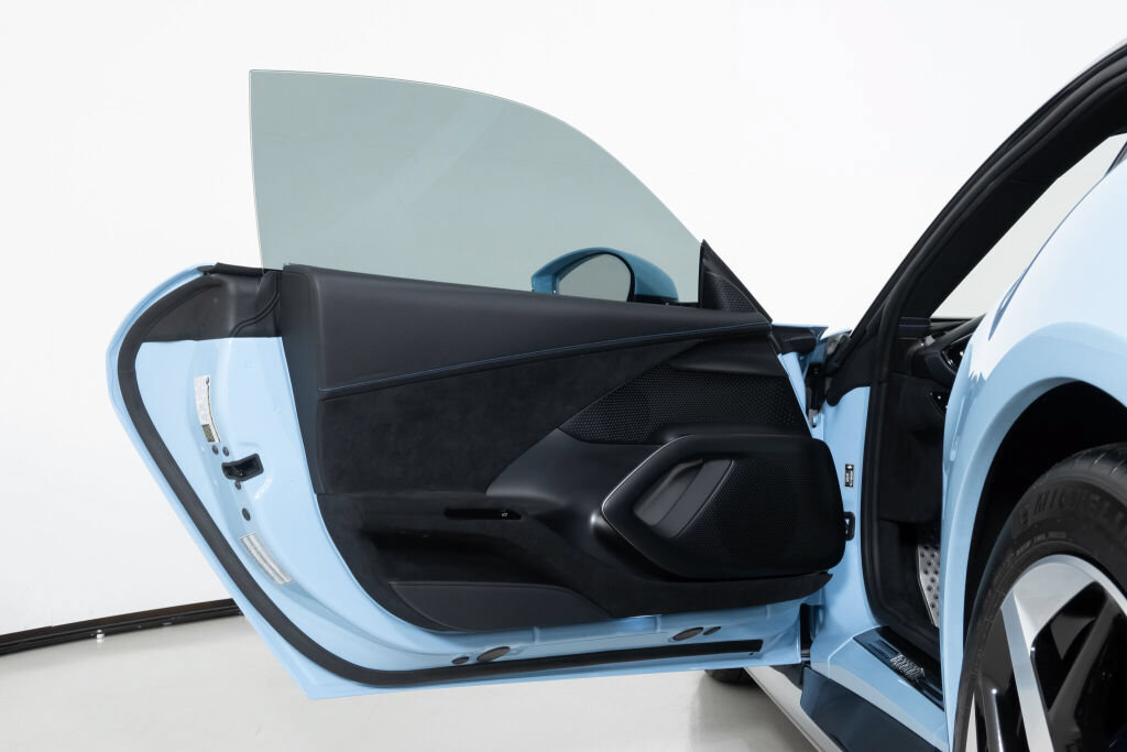 Used 2025 Ferrari 12Cilindri RWD image 34