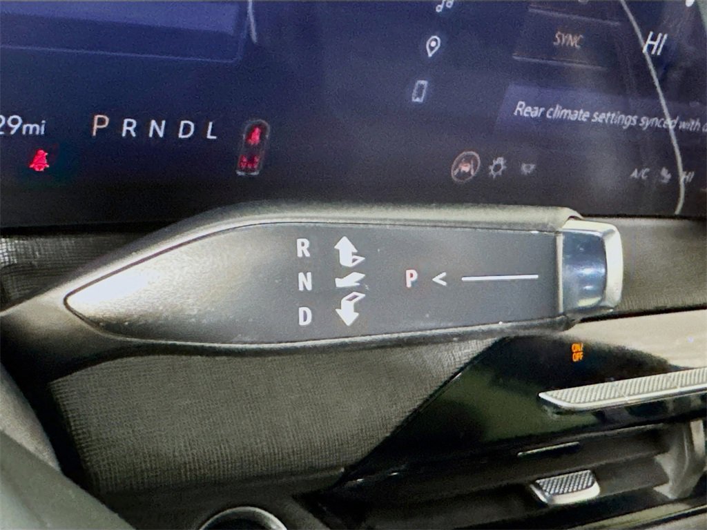 Certified 2025 Buick Enclave Preferred image 15