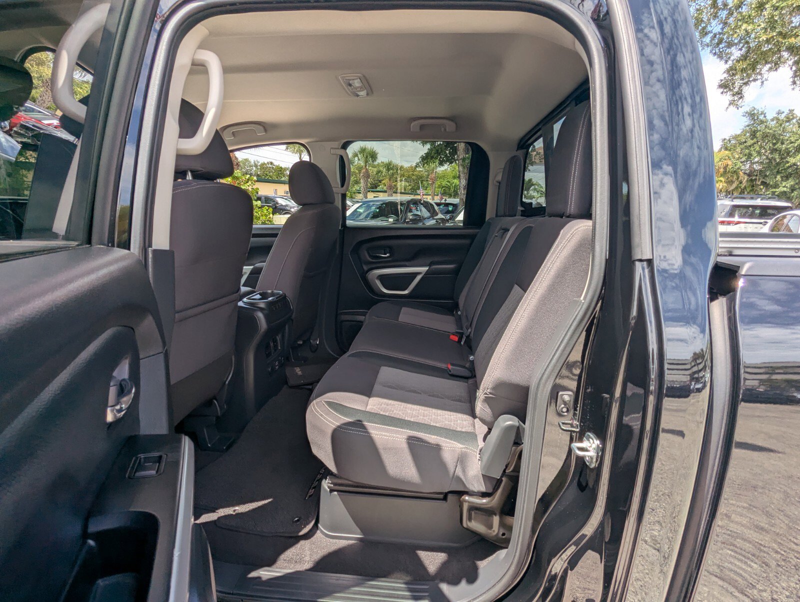 Certified 2023 Nissan Titan SV w/ SV Convenience Package AWD/4WD image 12