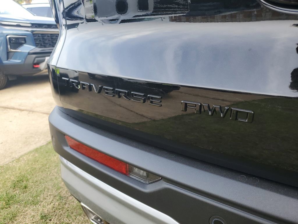 New 2026 Chevrolet Traverse Z71 w/ Enhanced Driving Package image 7