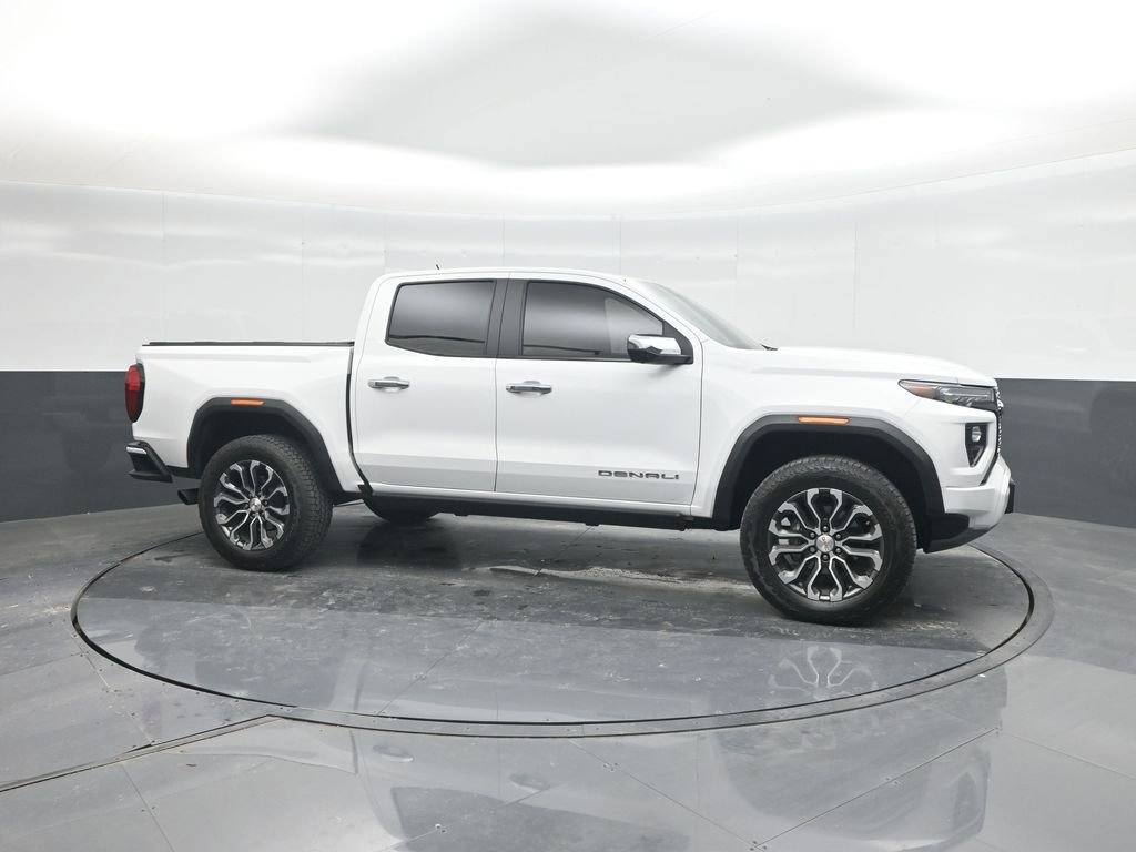 Used 2024 GMC Canyon Denali image 11