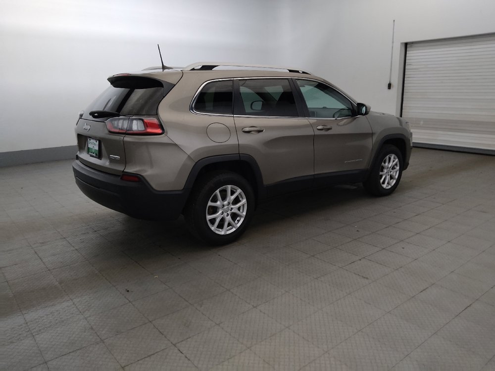 Used 2019 Jeep Cherokee Latitude Plus w/ Cold Weather Group AWD/4WD image 10
