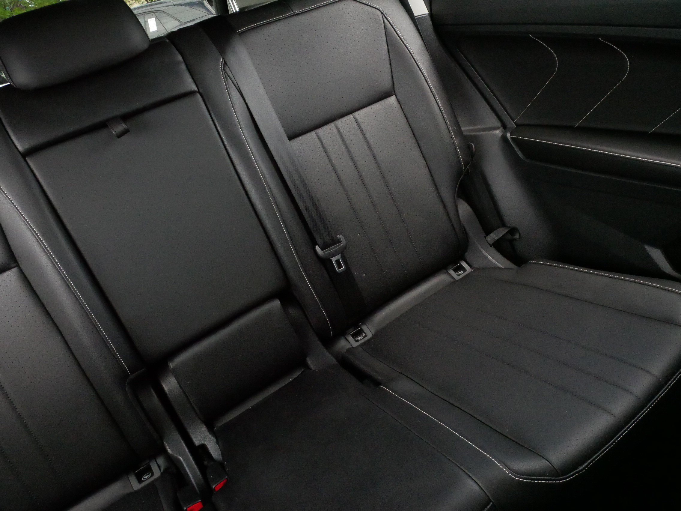 Certified 2023 Volkswagen Tiguan SE w/ Panoramic Sunroof Package AWD/4WD image 14