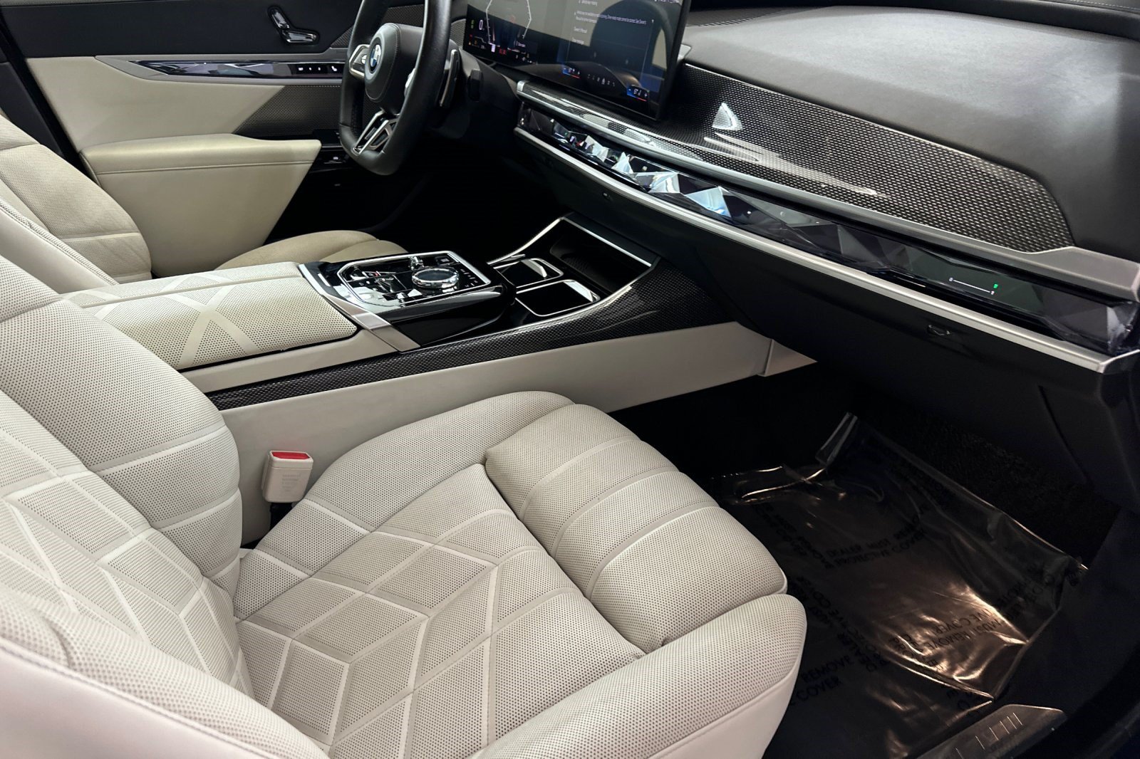 Certified 2023 BMW 740i RWD image 27