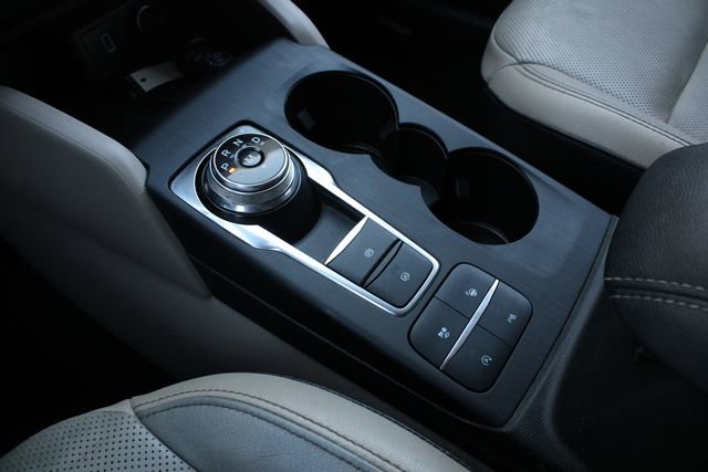 Used 2020 Ford Escape Titanium image 18