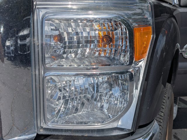 Used 2015 Ford F350 Lariat w/ Lariat Interior Package image 2