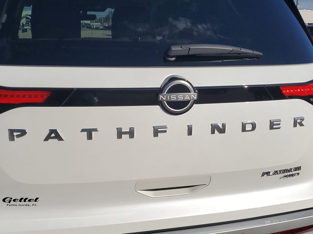 Used 2025 Nissan Pathfinder Platinum image 42